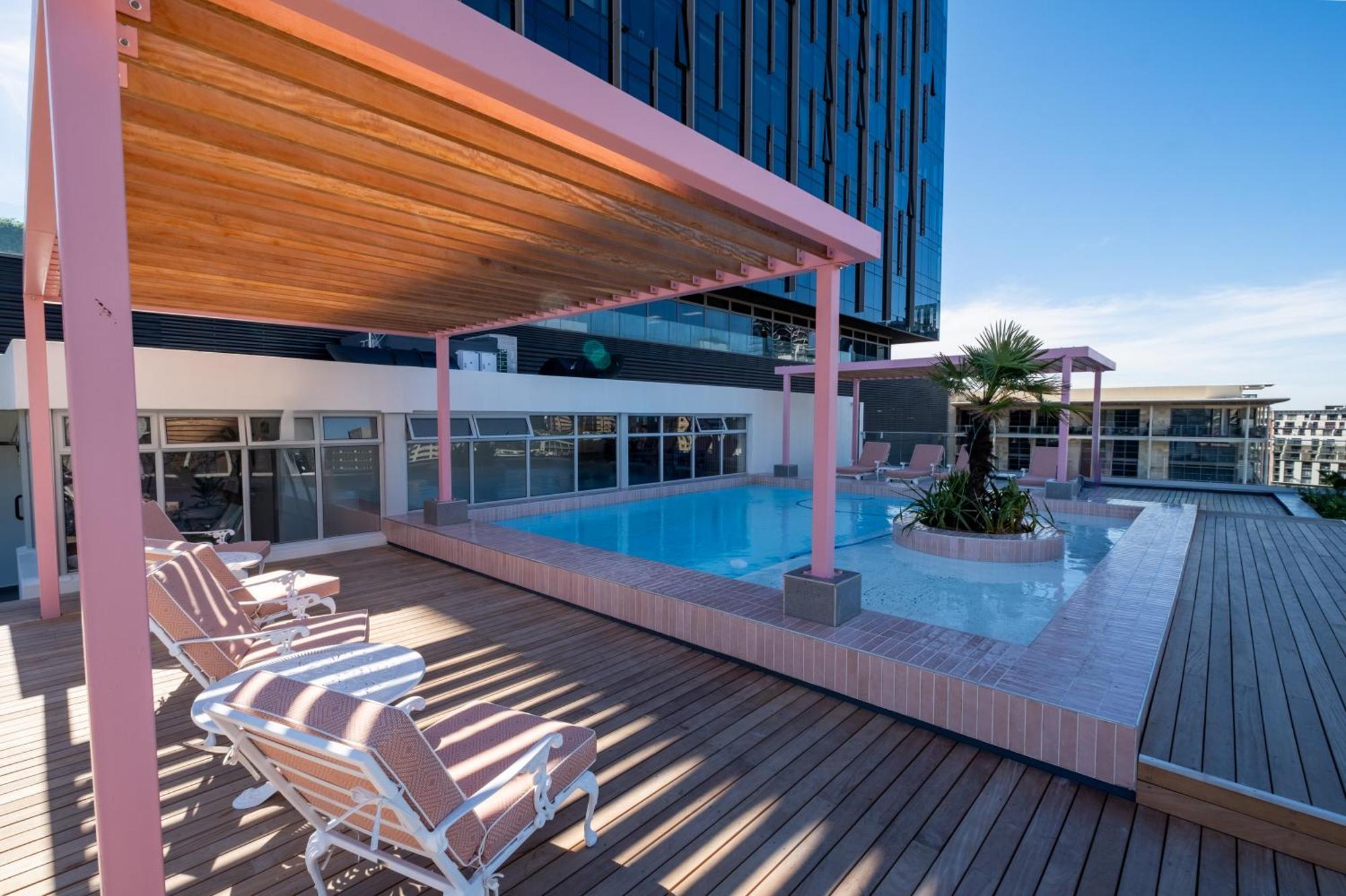The Rose 204: Studio Apartment With Rooftop Pool Cape Town Exterior photo