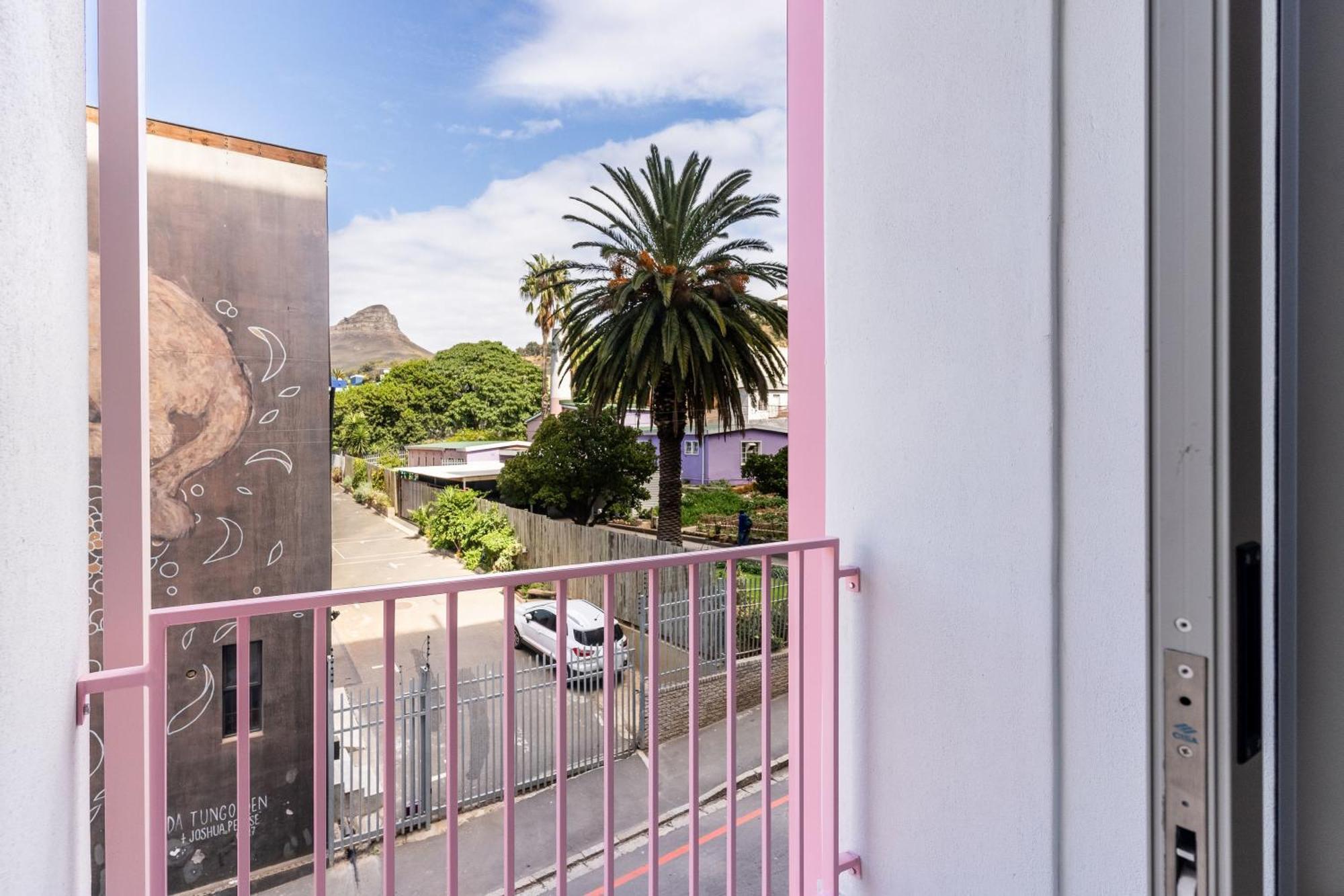 The Rose 204: Studio Apartment With Rooftop Pool Cape Town Exterior photo