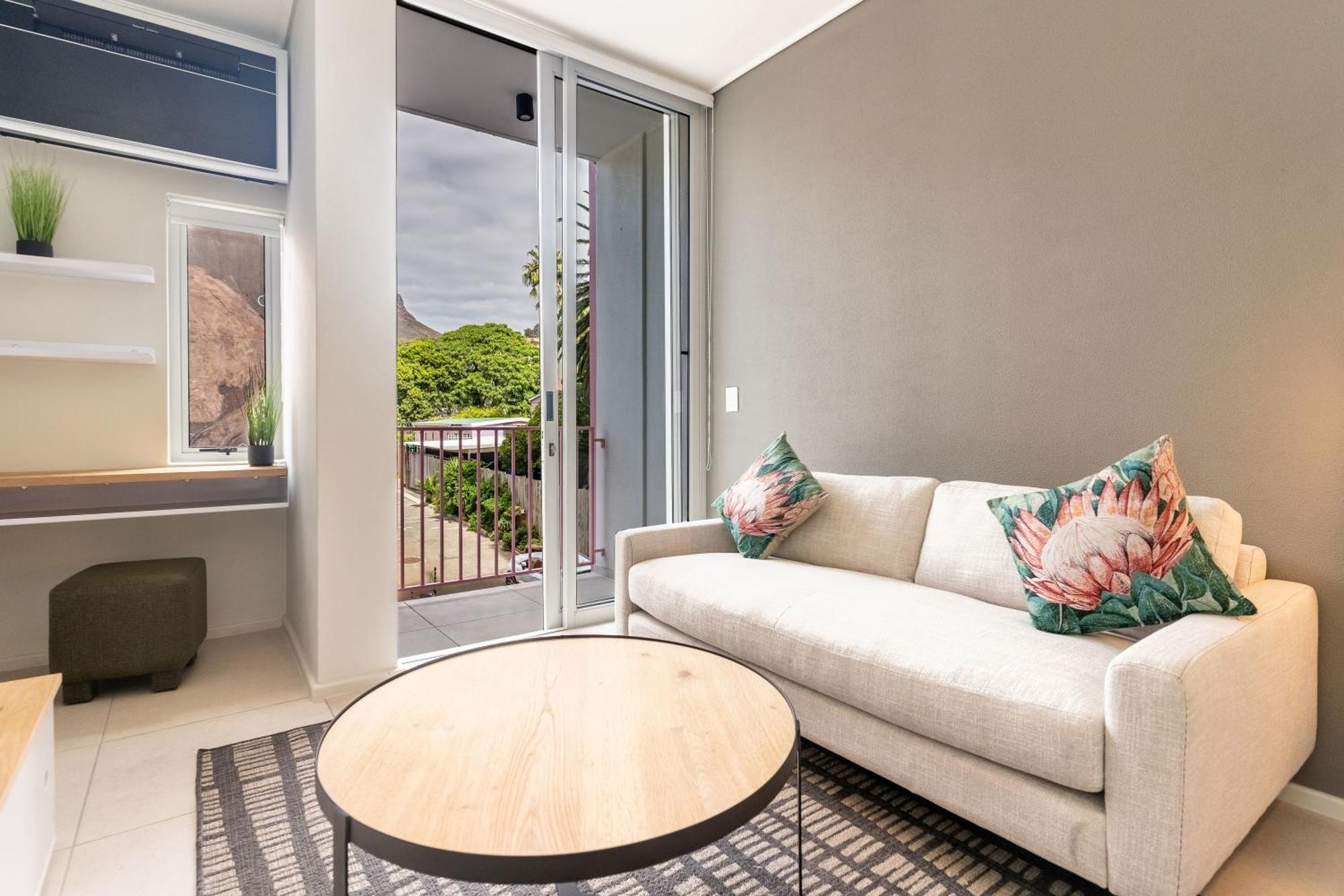 The Rose 204: Studio Apartment With Rooftop Pool Cape Town Exterior photo
